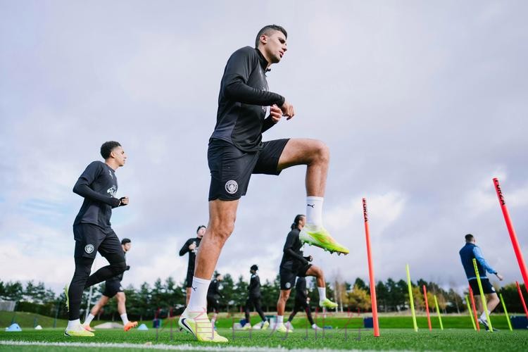 伊斯科脱离拐杖行走 预计在下周中旬重返训练场 伊斯科脱离拐杖行走 预计在下周中旬重返训练场