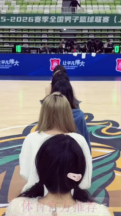 上海玄鸟啦啦队社媒分享舞蹈:甜妹拯救世界! 上海玄鸟啦啦队社媒分享舞蹈:甜妹拯救世界!