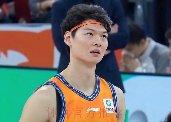 上海80-70新疆2喜2忧！王哲林+偰李永炜提升明显，弗格越来越废了